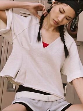 NWT Free People Movement For The Win V-Neck Tee Oatmeal Heather Small